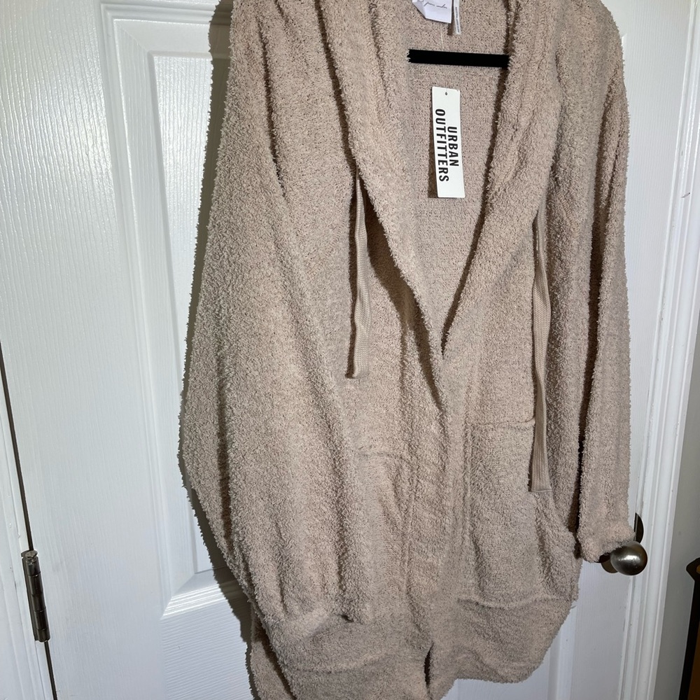Urban Outfitters Sweater Cardigan Hoodie with Pockets Beige/ Tan Sz L NWT - Picture 3 of 11